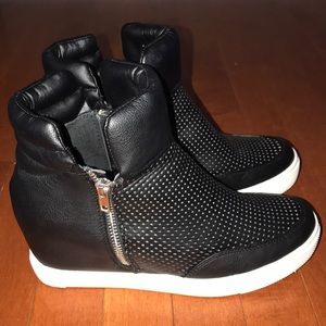 Steve Madden black sneaker wedges